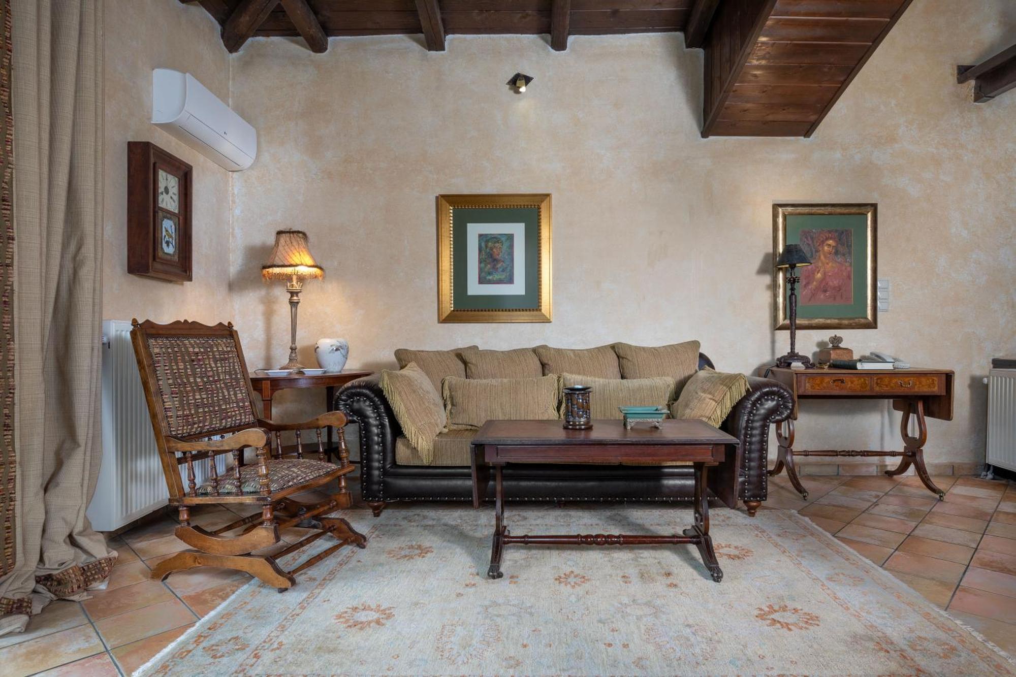 Ostra Menalon Luxury Suites Kardaras Room photo