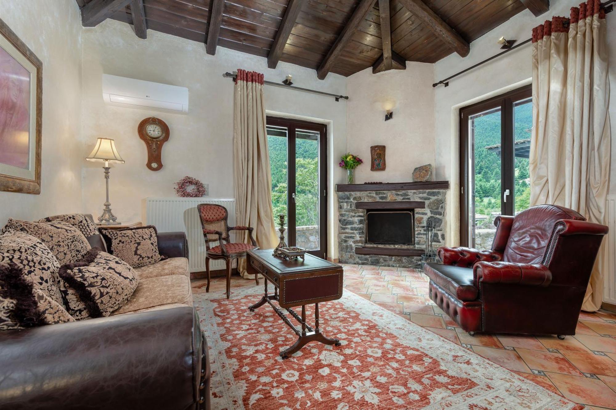 Ostra Menalon Luxury Suites Kardaras Room photo