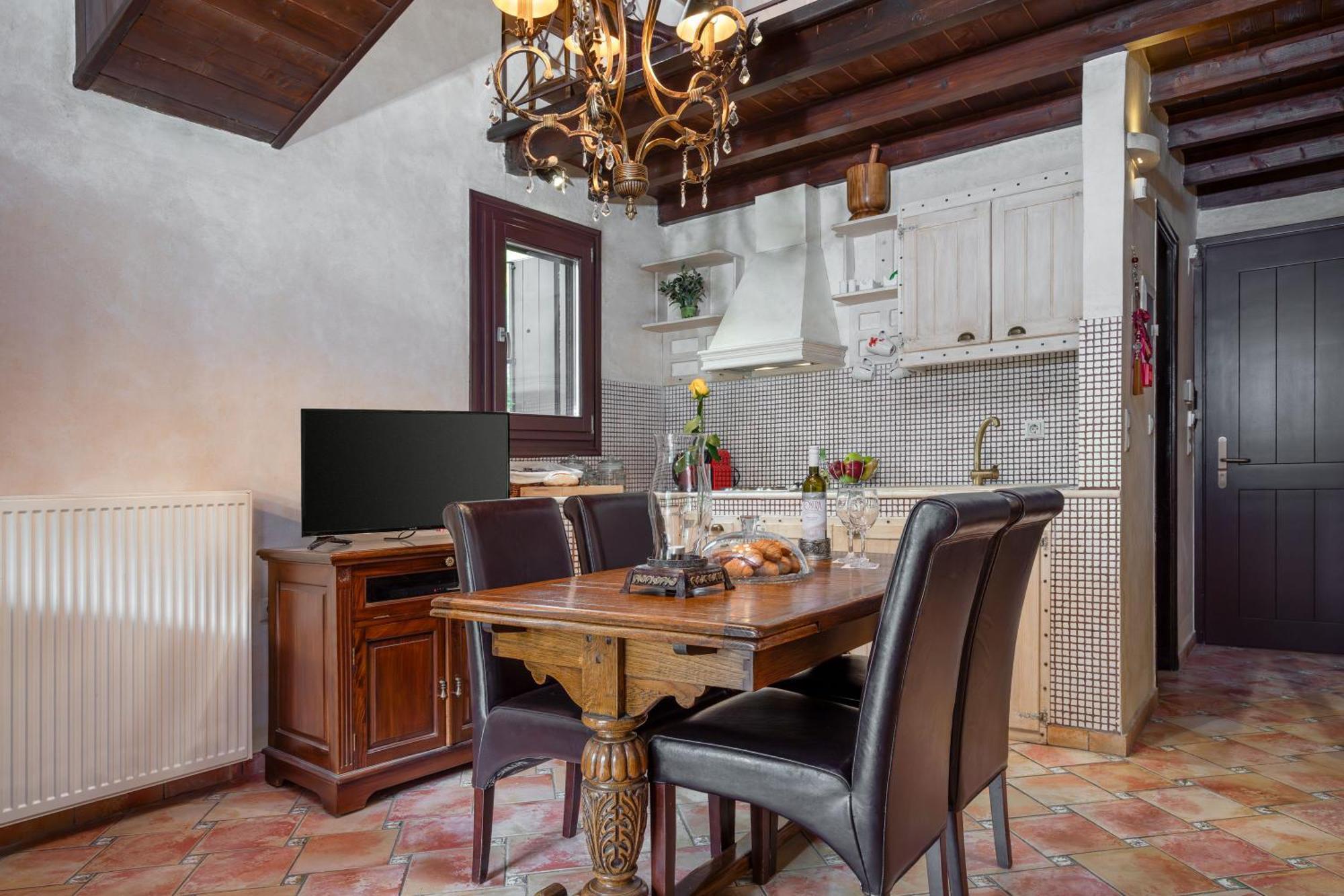 Ostra Menalon Luxury Suites Kardaras Room photo