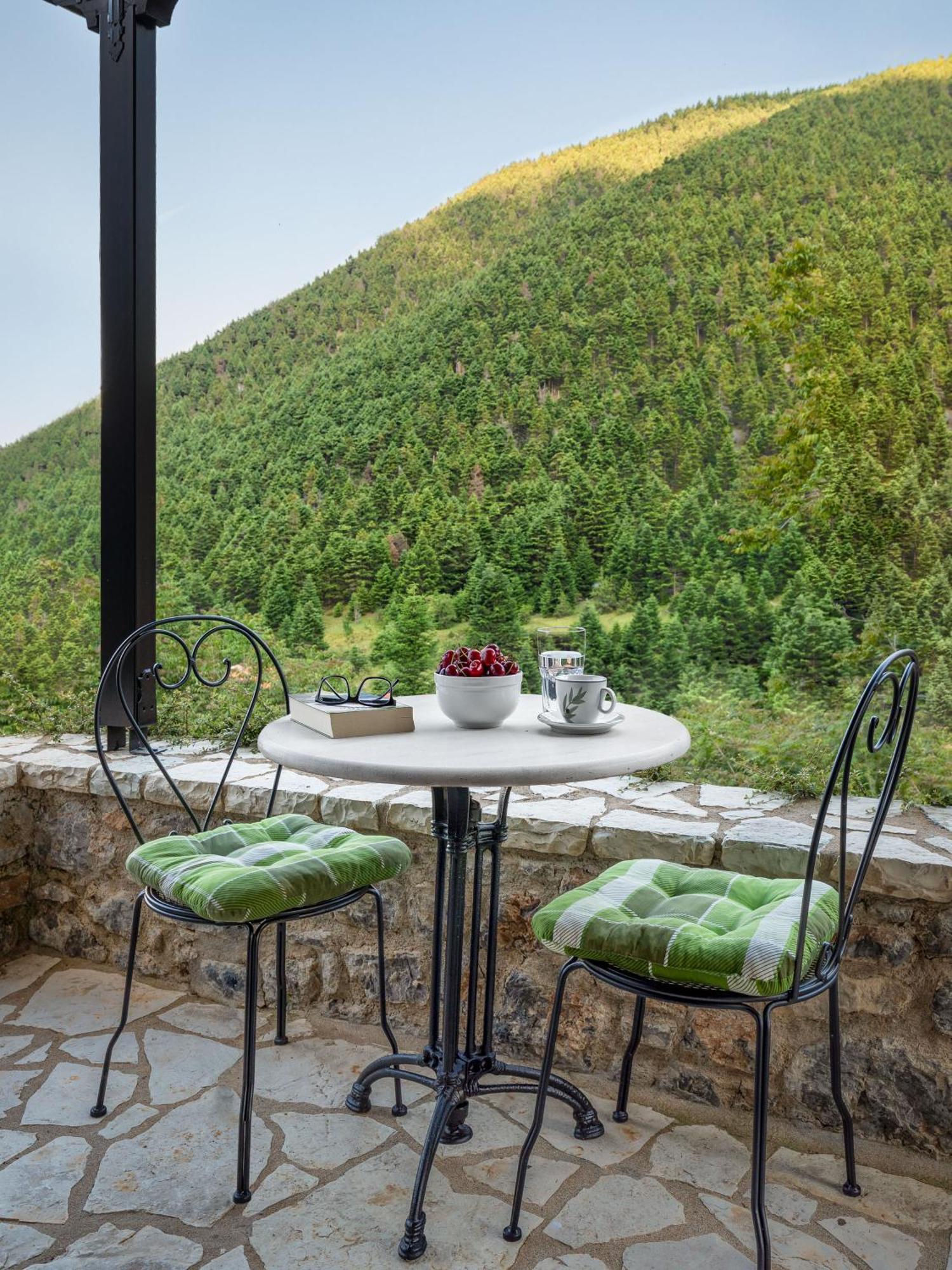 Ostra Menalon Luxury Suites Kardaras Room photo