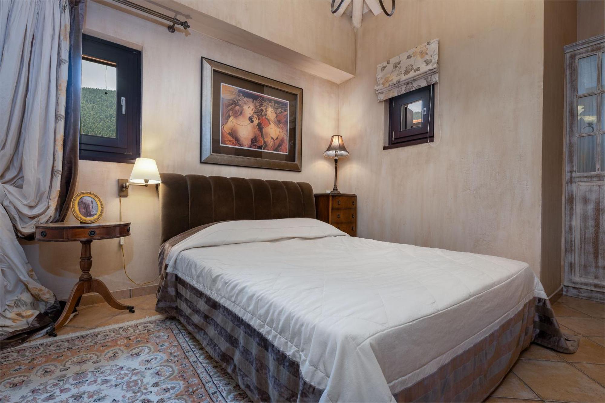 Ostra Menalon Luxury Suites Kardaras Room photo