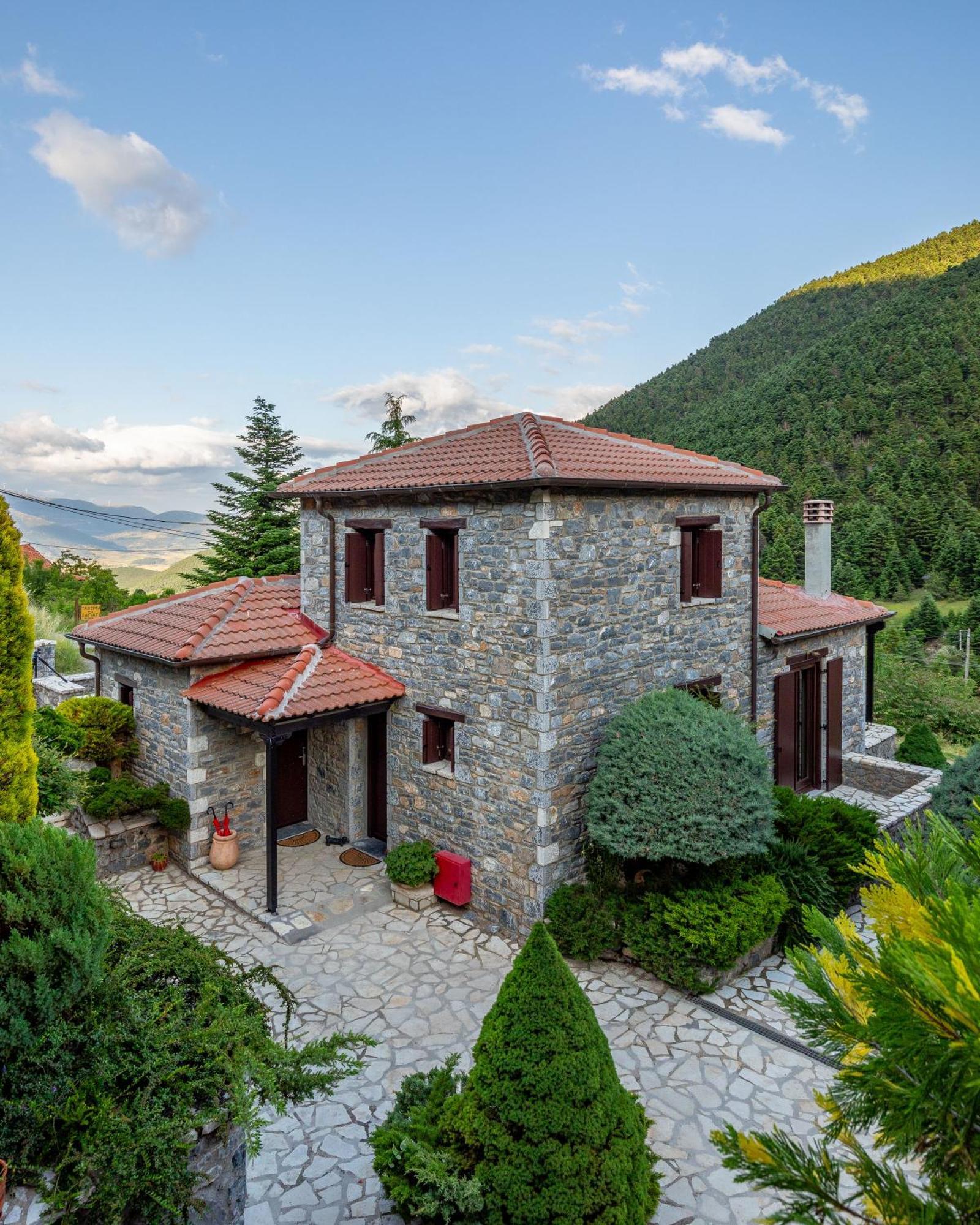 Ostra Menalon Luxury Suites Kardaras Exterior photo