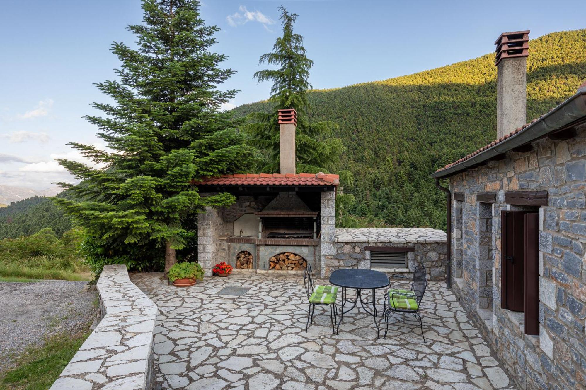 Ostra Menalon Luxury Suites Kardaras Exterior photo