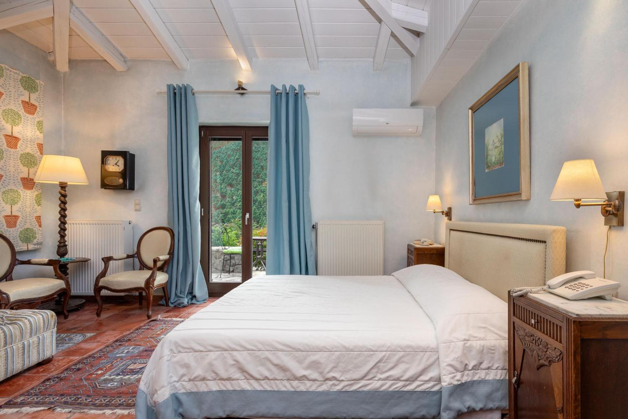 Ostra Menalon Luxury Suites Kardaras Exterior photo